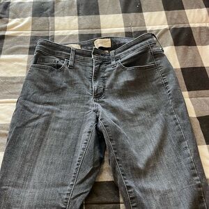 Universal Thread, size 4, gray skinny jeans